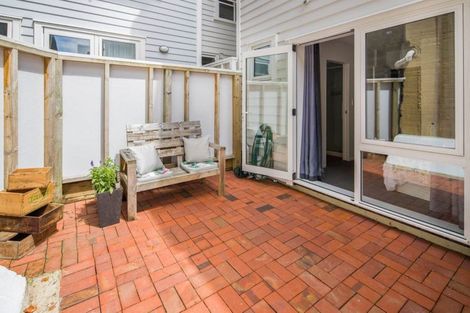 Photo of property in Pirie Street Townhouses, 27/35u Pirie Street, Mount Victoria, Wellington, 6011