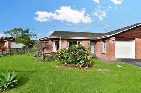 Photo of property in 15 The Grove, Red Beach, 0932