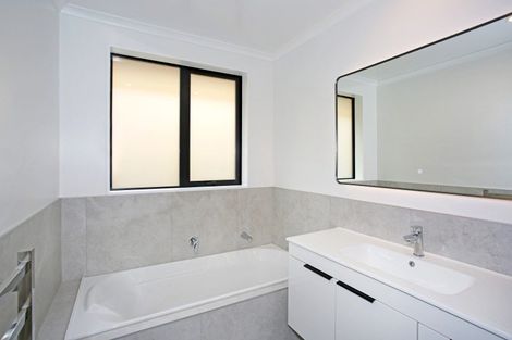 Photo of property in 12 Viv Green Place, Pokeno, 2402