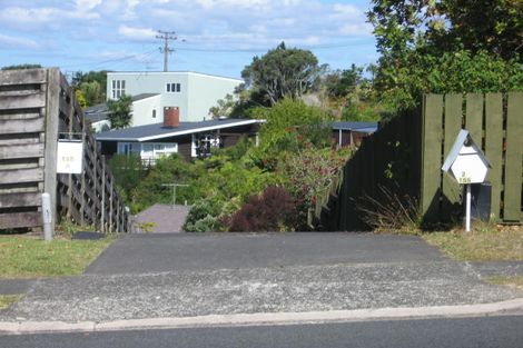 Photo of property in 2/155 Oaktree Avenue, Browns Bay, Auckland, 0630