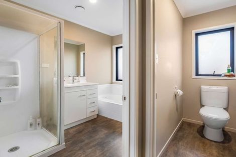 Photo of property in 33 Faringdon Boulevard, Rolleston, 7615