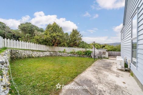 Photo of property in 3 Lone Tree Grove, Kelson, Lower Hutt, 5010