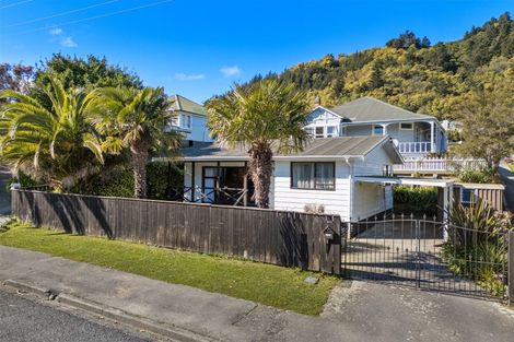 Photo of property in 144a Waikawa Road, Picton, 7220