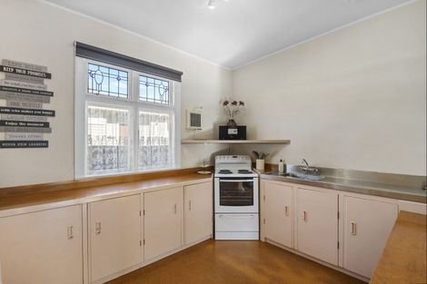 Photo of property in 13 Kowhai Terrace, Saint Martins, Christchurch, 8022