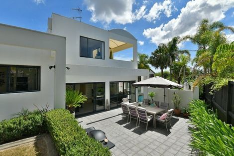 Photo of property in 8 Hobie Court, West Harbour, Auckland, 0618