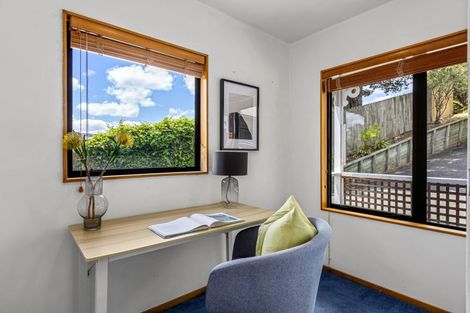 Photo of property in 28 Pohutukawa Avenue, Red Beach, 0932