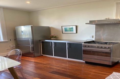 Photo of property in 18 Central Terrace, Kelburn, Wellington, 6012