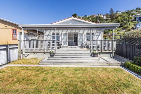 Photo of property in 3 Endeavour Street, Lyall Bay, Wellington, 6022