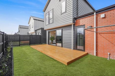 Photo of property in 20 Heketara Way, Massey, Auckland, 0614