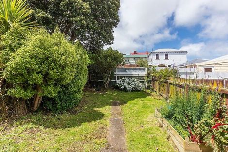 Photo of property in 98 Constable Street, Newtown, Wellington, 6021