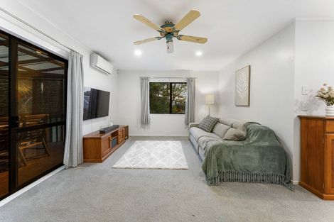 Photo of property in 2/18 Atlantis Place, Totara Vale, Auckland, 0629