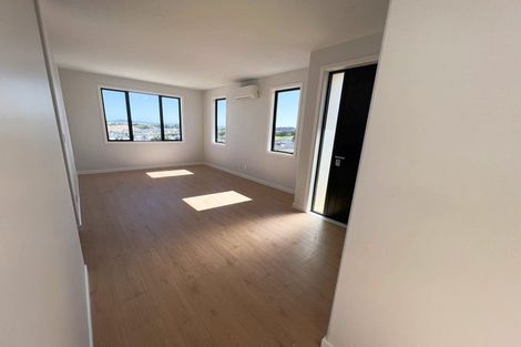 Photo of property in 17 Manawanui Way, Orewa, 0931