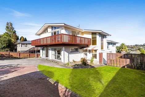 Photo of property in 36 Sunset Road, Unsworth Heights, Auckland, 0632