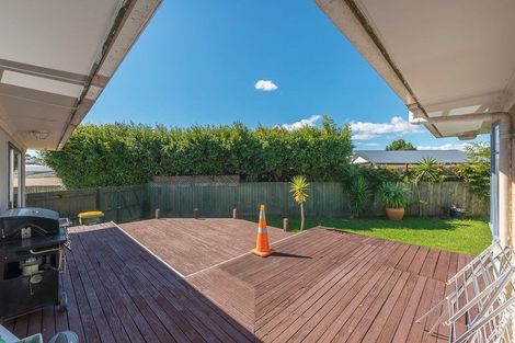 Photo of property in 50 Megan Avenue, Pakuranga Heights, Auckland, 2010