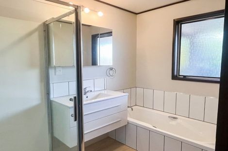 Photo of property in 14 Camberwell Place, Avonhead, Christchurch, 8042
