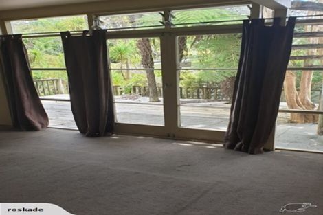 Photo of property in 16 De Val Drive, Titirangi, Auckland, 0604