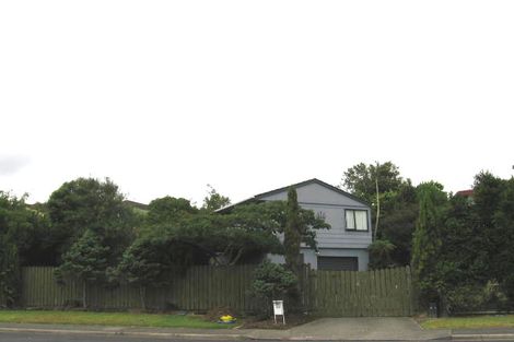 Photo of property in 16 Sevilla Place, Unsworth Heights, Auckland, 0632