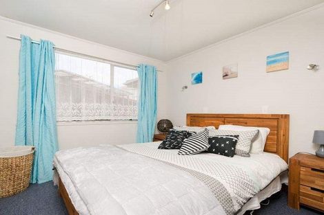 Photo of property in 1 Cushla Place, Massey, Auckland, 0614