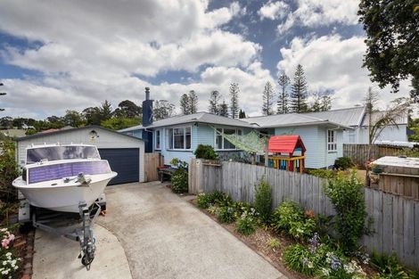 Photo of property in 1 Sarona Avenue, Glen Eden, Auckland, 0602