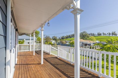 Photo of property in 17 Watts Street, Waipawa, 4210
