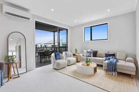 Photo of property in 1/2 Ko Nui Place, Hobsonville, 0616