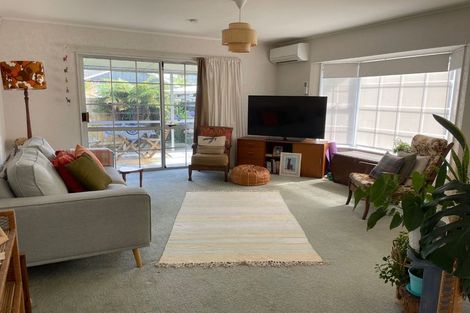 Photo of property in 1/6 Keeney Court, Papakura, 2110