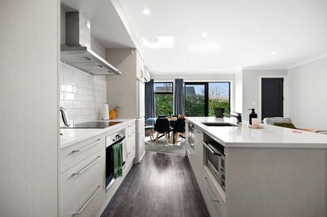 Photo of property in 2/25 Thackeray Street, Hamilton Lake, Hamilton, 3204