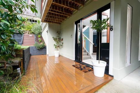 Photo of property in 6 Maybury Way, Island Bay, Wellington, 6023
