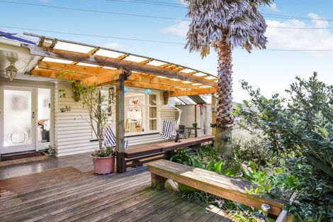 Photo of property in 135 Forest Hill Road, Henderson, Auckland, 0612