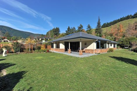 Photo of property in 6 Tussock Place, Stoke, Nelson, 7011