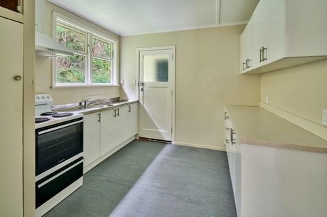 Photo of property in 27 Pencarrow Crescent, Wainuiomata, Lower Hutt, 5014