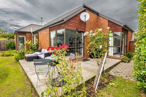 Photo of property in 28 Staveley Street, Avonhead, Christchurch, 8042