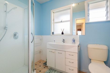 Photo of property in 18a Eversleigh Road, Belmont, Auckland, 0622