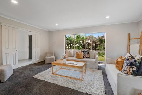 Photo of property in 6 Fulmar Way, Unsworth Heights, Auckland, 0632