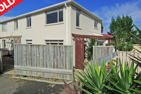 Photo of property in 2/131 Queens Drive, Lyall Bay, Wellington, 6022