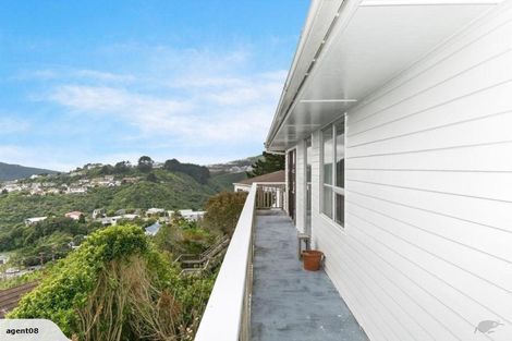 Photo of property in 28-28b Jane Grove, Paparangi, Wellington, 6037