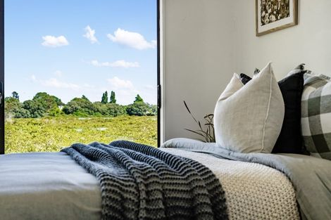 Photo of property in 40 Queen Mary Avenue, New Lynn, Auckland, 0600