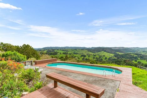 Photo of property in 338 Wairere Road, Waitakere, Henderson, 0782