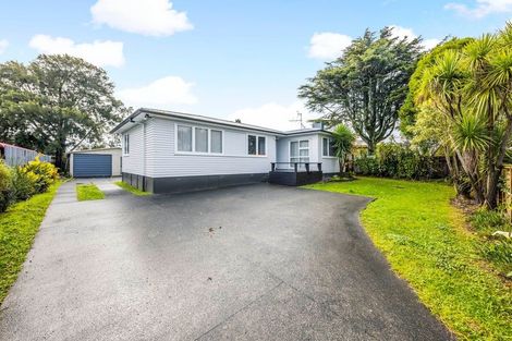 Photo of property in 17 President Avenue, Papakura, 2110