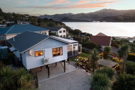 Photo of property in 18 Haywards Lane, Duvauchelle, 7581