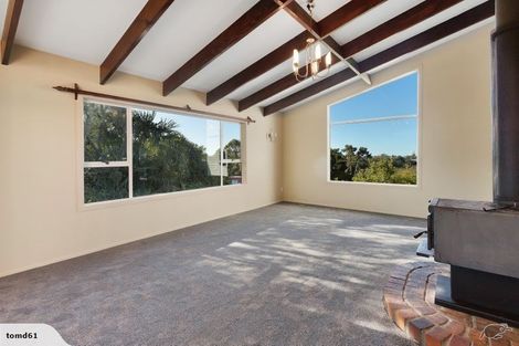 Photo of property in 122 Matipo Road, Te Atatu Peninsula, Auckland, 0610