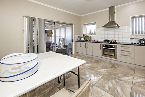 Photo of property in 63 Gray Avenue, Mangere East, Auckland, 2024