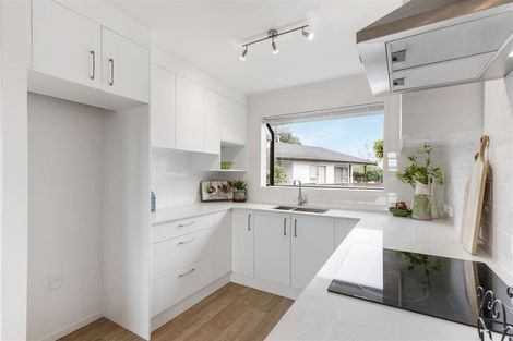 Photo of property in 2/14 Priestley Drive, Bucklands Beach, Auckland, 2014