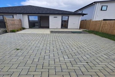 Photo of property in 20 Rorotu Avenue, Karaka, 2113