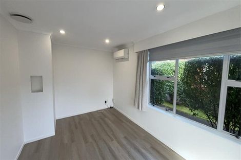 Photo of property in 364 Devon Street East, Strandon, New Plymouth, 4312