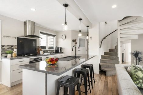 Photo of property in 23 Beazley Avenue, Paparangi, Wellington, 6037