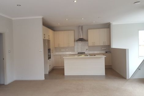 Photo of property in 13 Horizon View Road, Oteha, Auckland, 0632