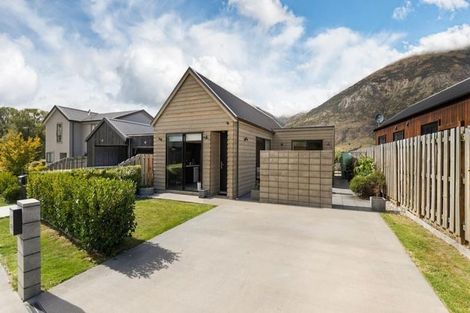 Photo of property in 24 Huxley Place, Lake Hayes, Queenstown, 9304