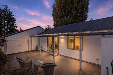 Photo of property in 2/207a Fifield Terrace, Opawa, Christchurch, 8023