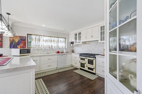 Photo of property in 2 Hogan Street, Pukekohe, 2120